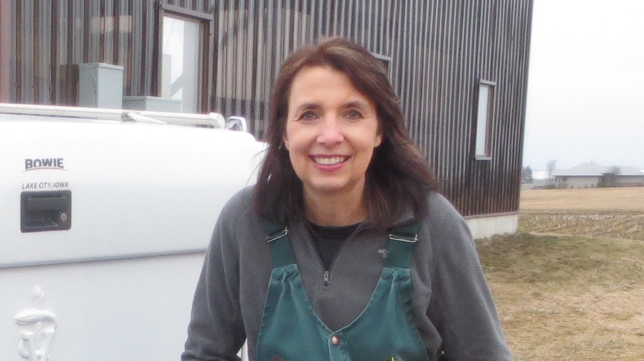 Dr. Carolyn Deegan - large animal veterinarian - Marshfield Veterinary Service - Marshfield, WI Dr. Carolyn Deegan - large animal veterinarian - Marshfield Veterinary Service - Marshfield, WI